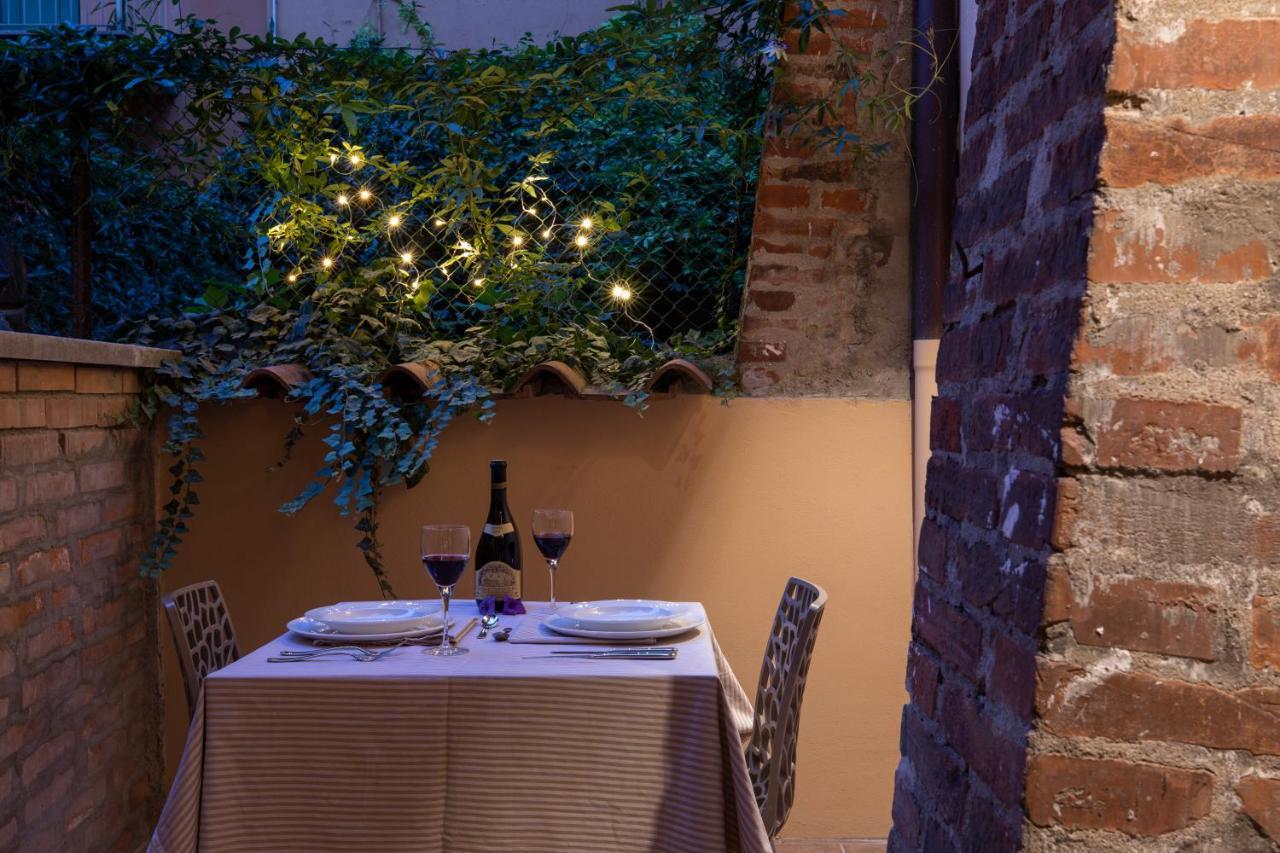 בולוניה Luxury Suite In The Center I Private Patio & Kitchen מראה חיצוני תמונה