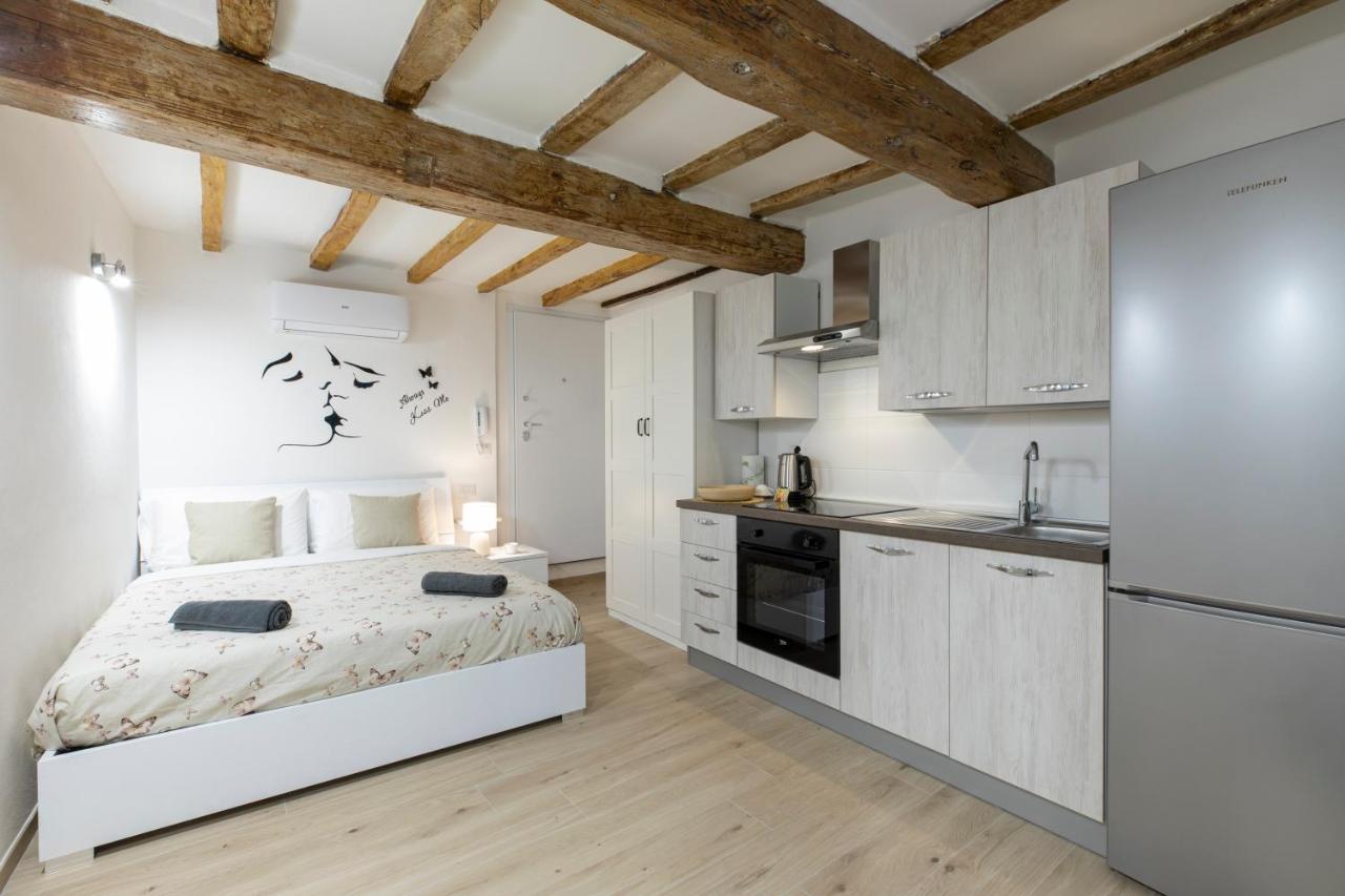 בולוניה Luxury Suite In The Center I Private Patio & Kitchen מראה חיצוני תמונה