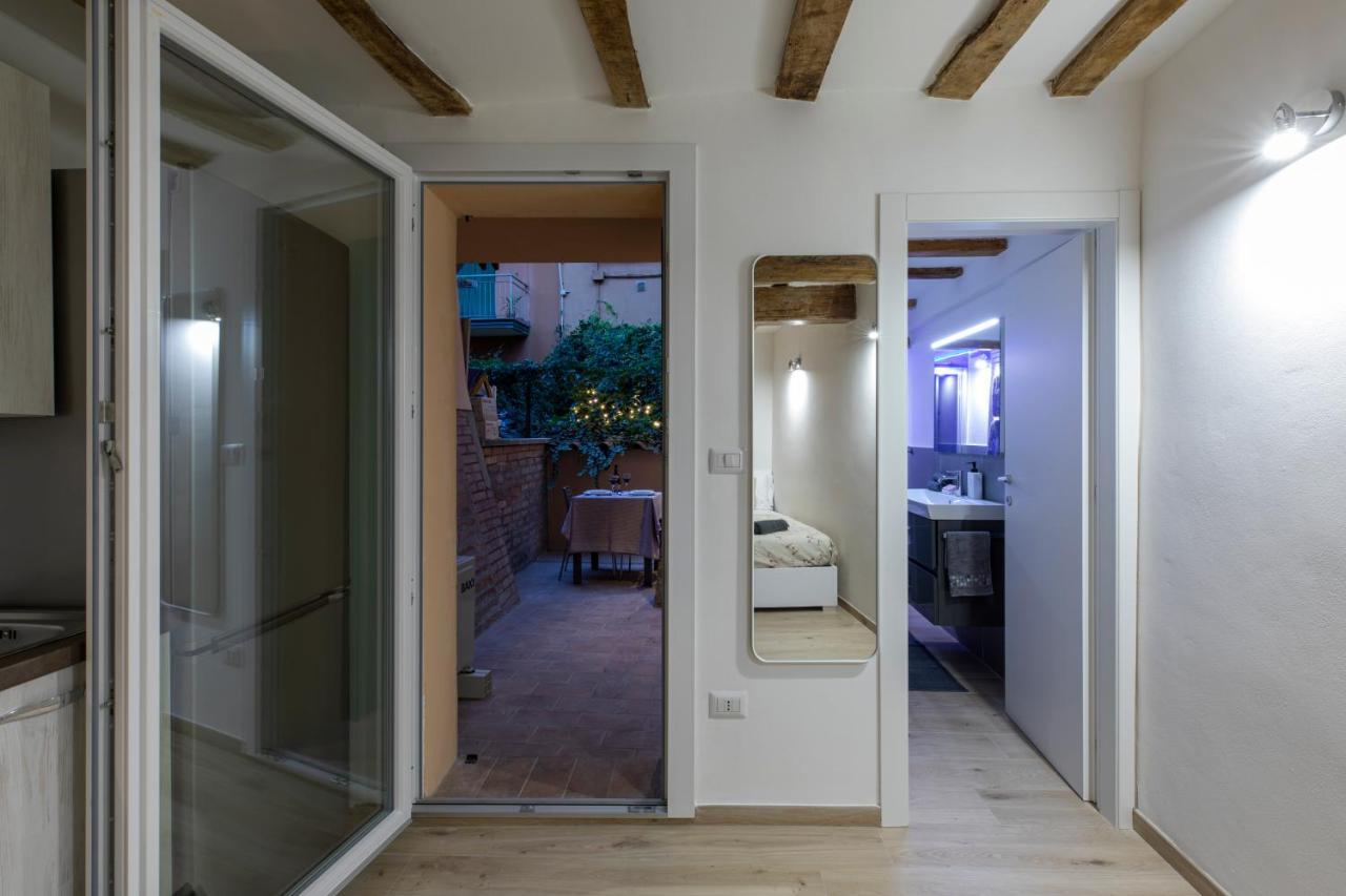 בולוניה Luxury Suite In The Center I Private Patio & Kitchen מראה חיצוני תמונה
