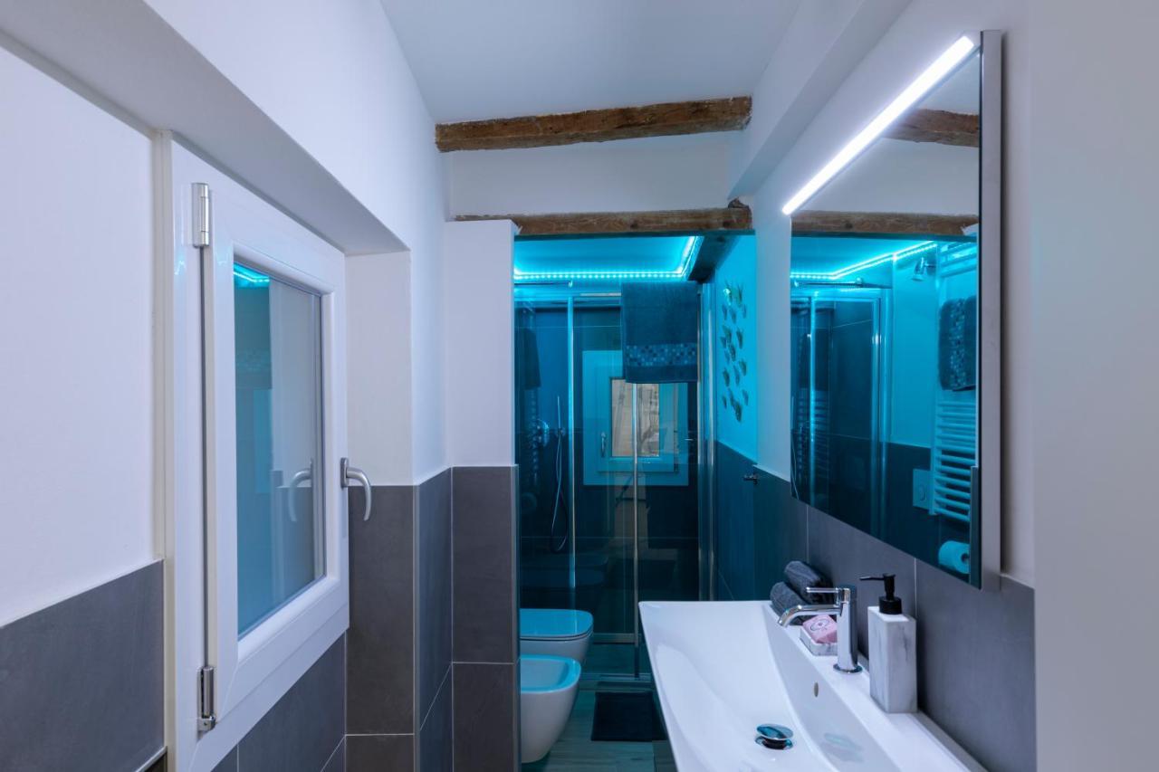 בולוניה Luxury Suite In The Center I Private Patio & Kitchen מראה חיצוני תמונה