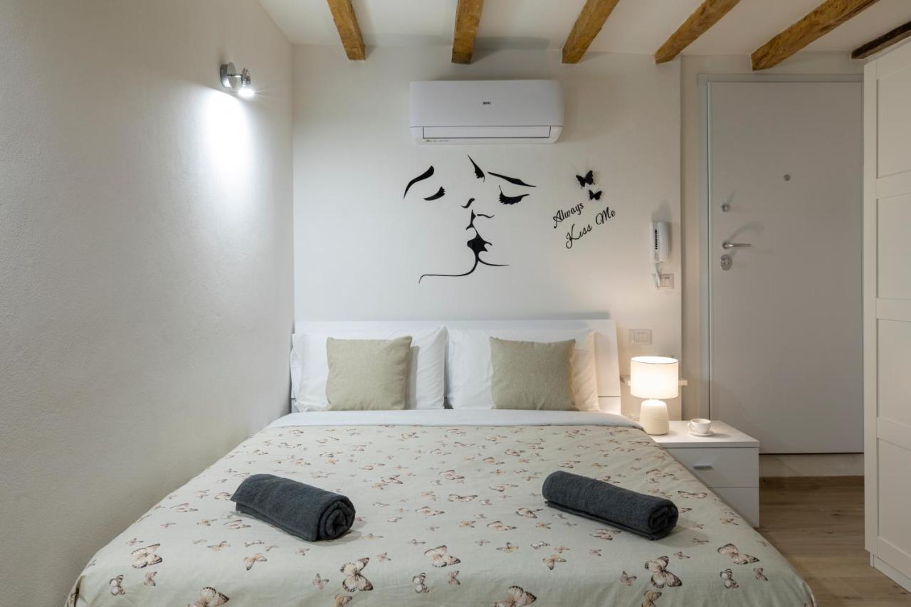 בולוניה Luxury Suite In The Center I Private Patio & Kitchen מראה חיצוני תמונה